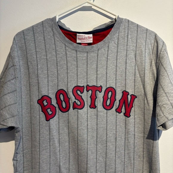 Boston Red Sox MLB Mitchell & Ness Vintage Pinstripes Gray T  Shirt Large - Picture 2 of 11